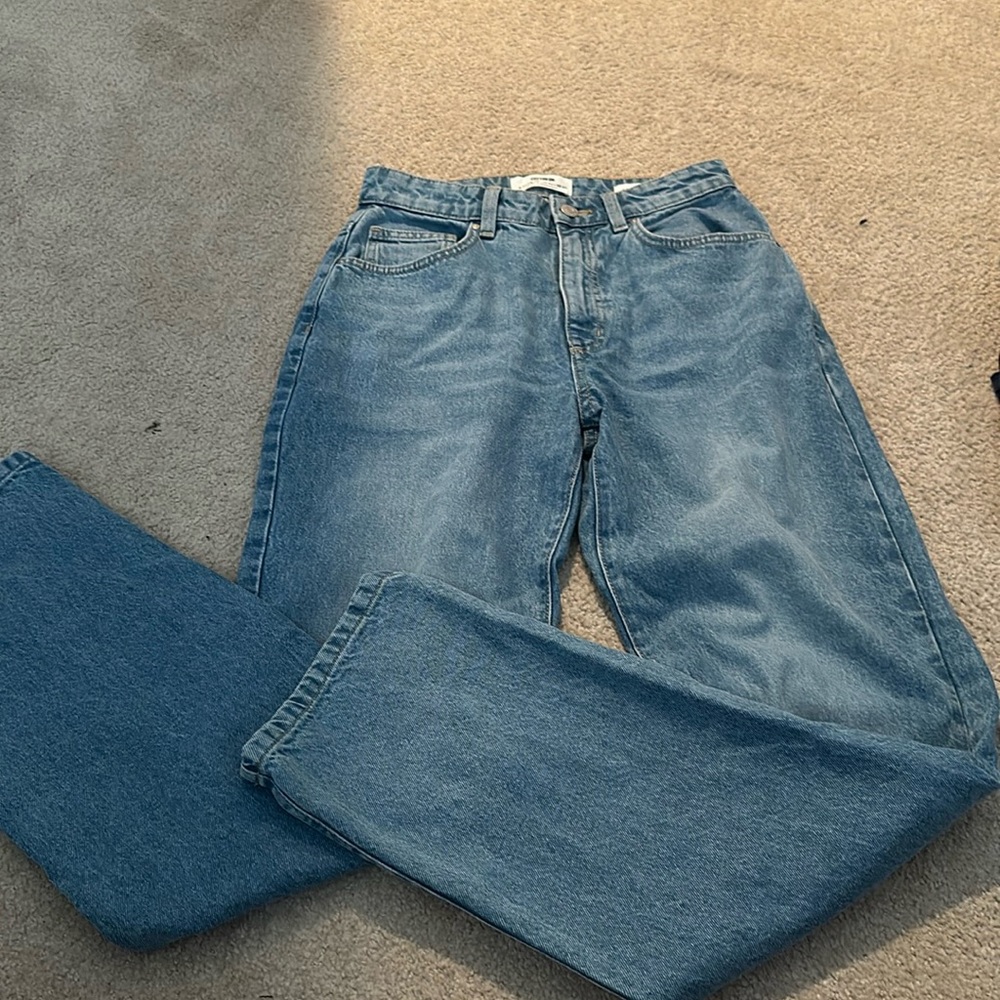High waisted, straight leg jeans